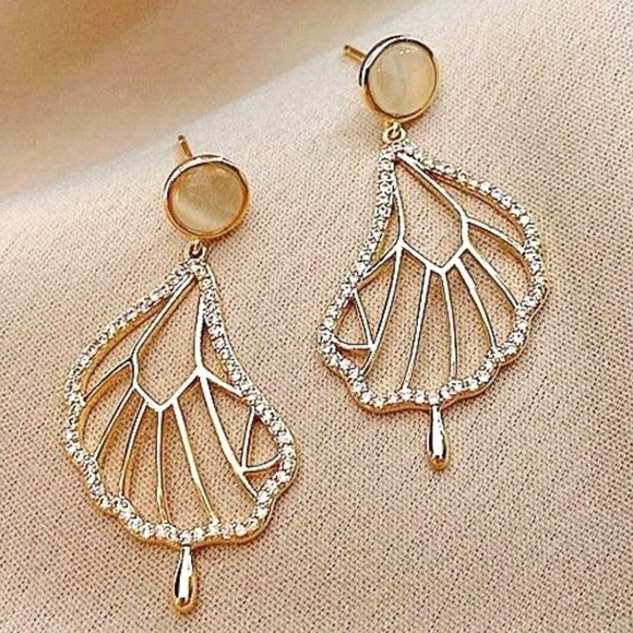 Earrings Sea Fan Design Drop Gold Plate Crystals & MOP Posts NWT Perfect M358 - Picture 1 of 3